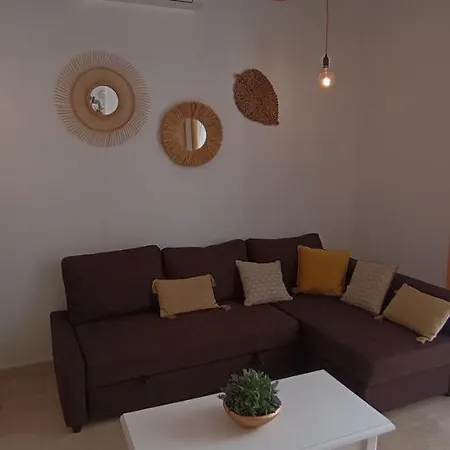 Apartment Pale Cream *